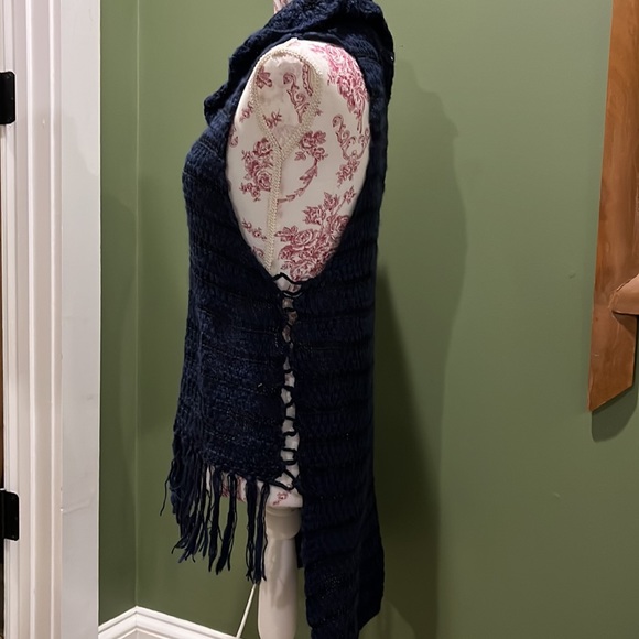 SALE! Bought at Buckle - Navy Blue Cowl Neck Fringe Sweater by Gimmicks - Small - Picture 7 of 15